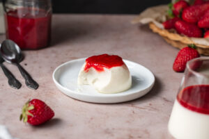 Vanilla Bean Panna Cotta With Strawberry Sauce - Baking Is Therapy